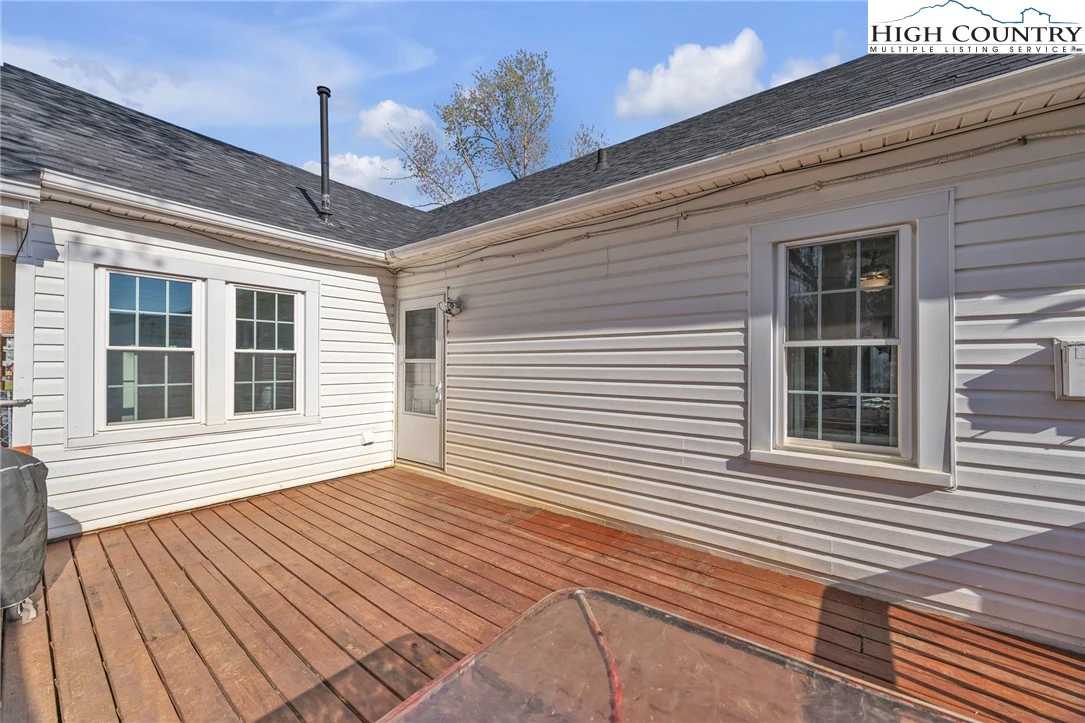 Image number 14 for the current listing