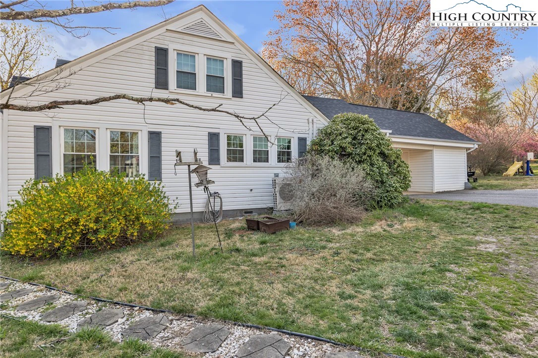 Image number 15 for the current listing