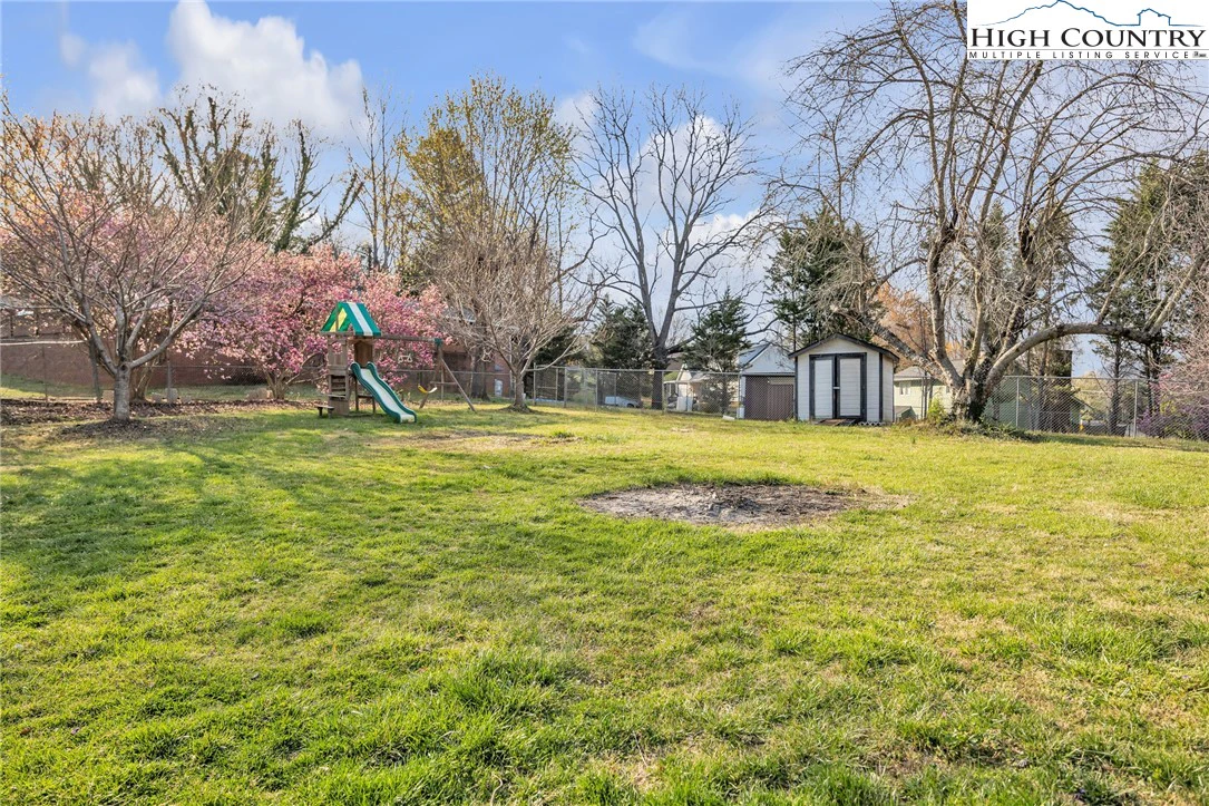 Image number 16 for the current listing