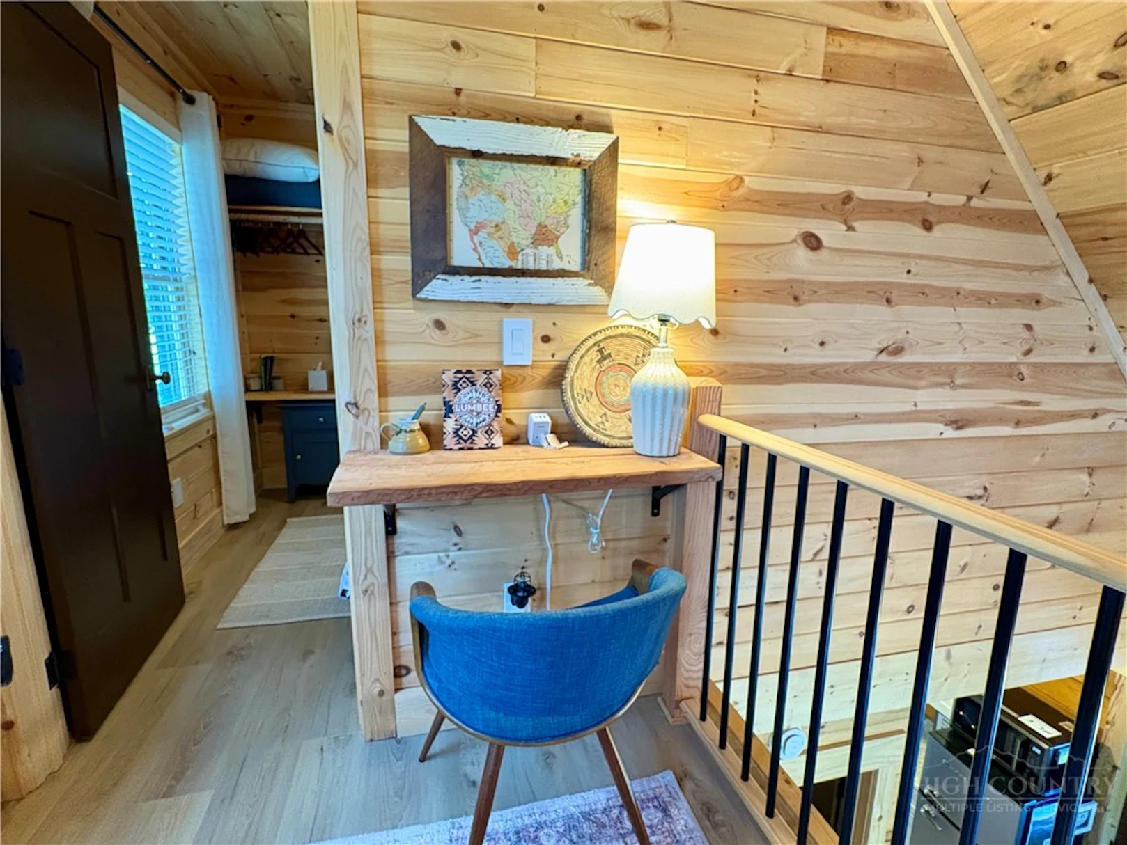 Image number 14 for the current listing