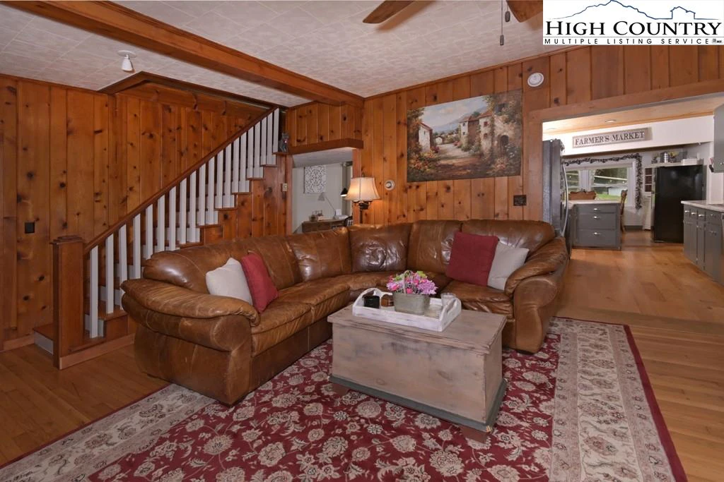 Image number 10 for the current listing