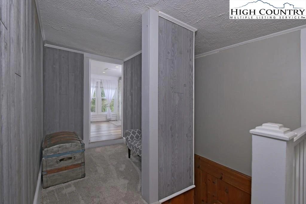 Image number 6 for the current listing
