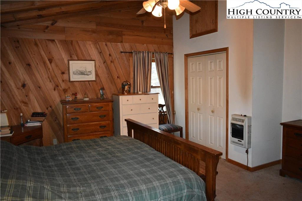 Image number 13 for the current listing