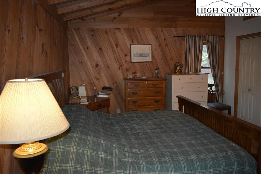 Image number 12 for the current listing