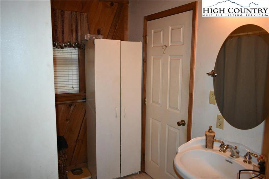 Image number 10 for the current listing