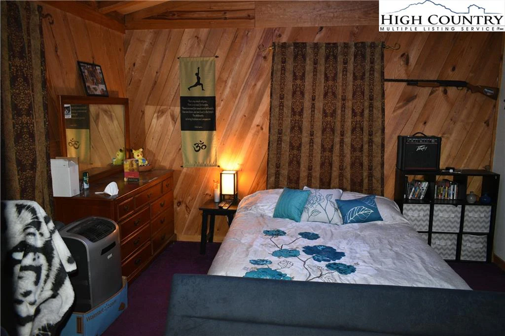 Image number 9 for the current listing