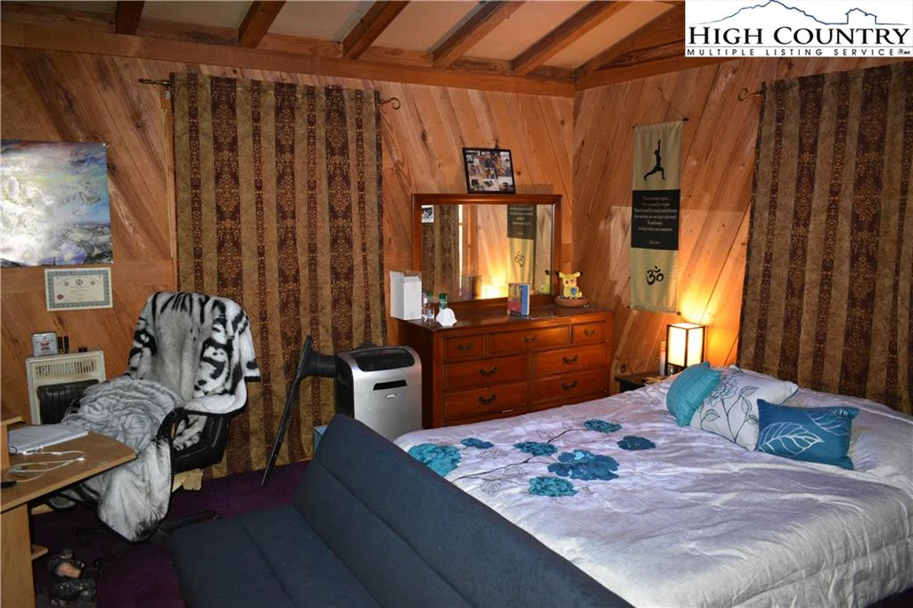 Image number 8 for the current listing