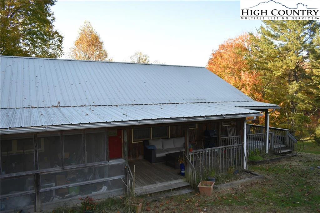 Image number 28 for the current listing