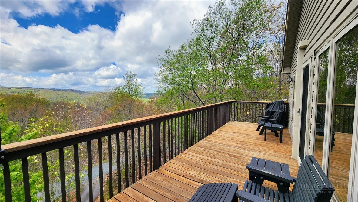 Image number 14 for the current listing