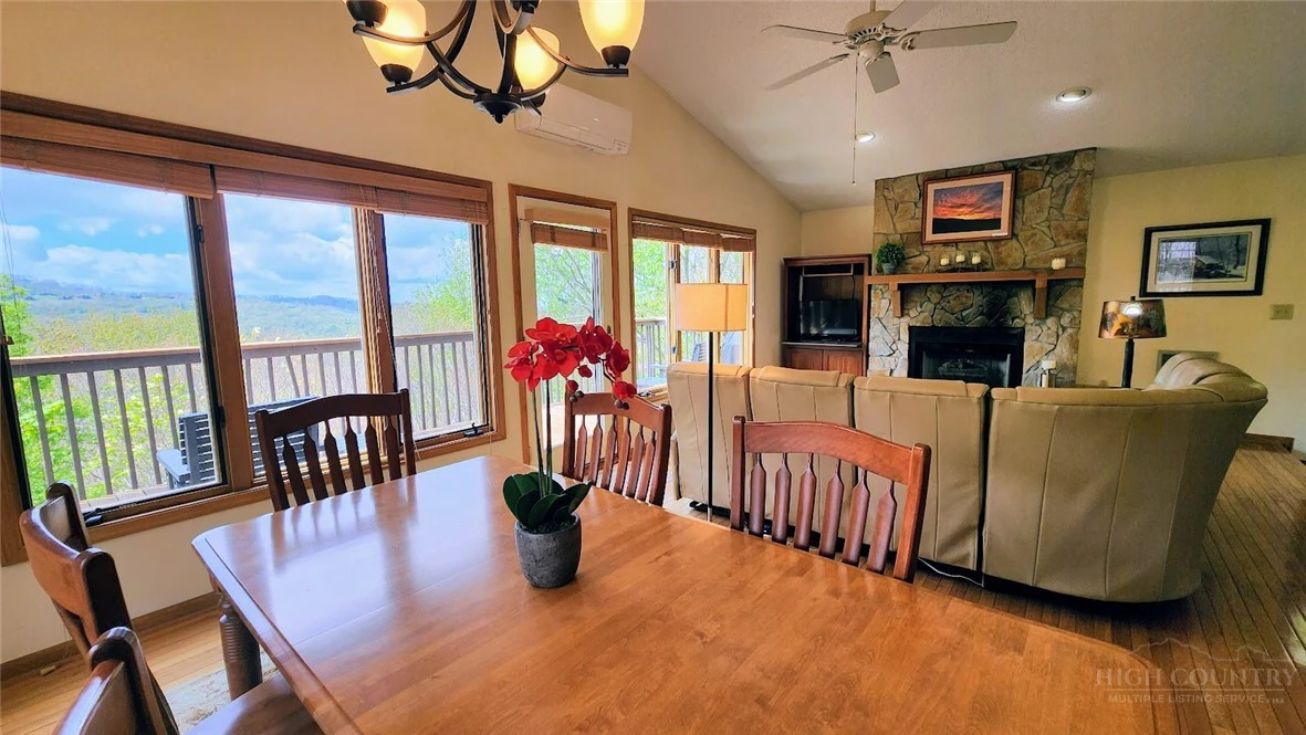 Image number 7 for the current listing
