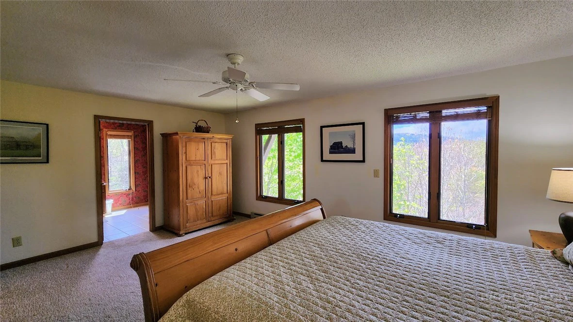 Image number 10 for the current listing