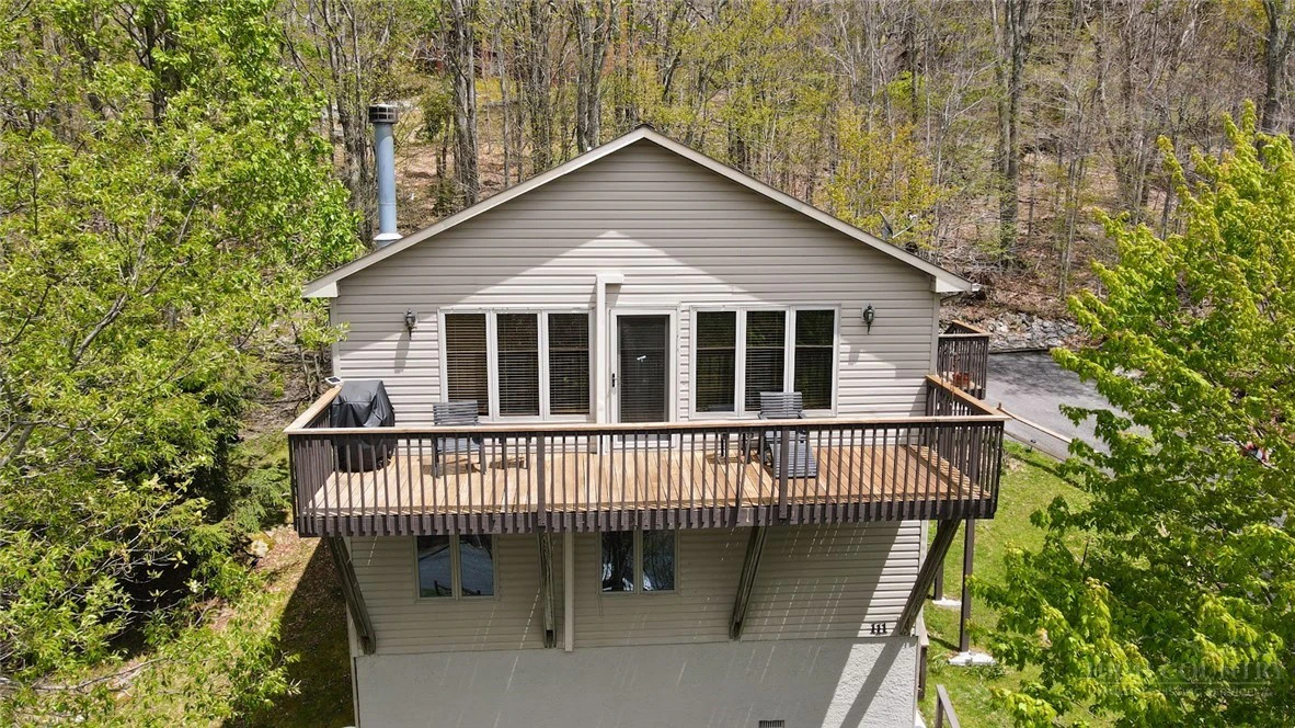Image number 21 for the current listing