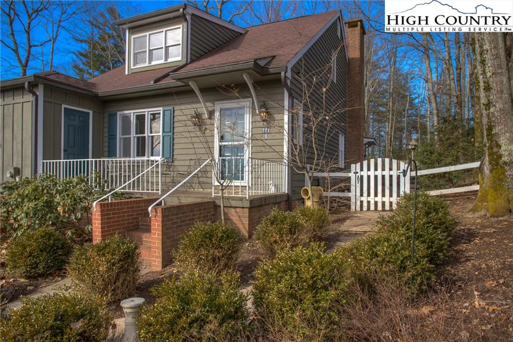 Image number 1 for the current listing
