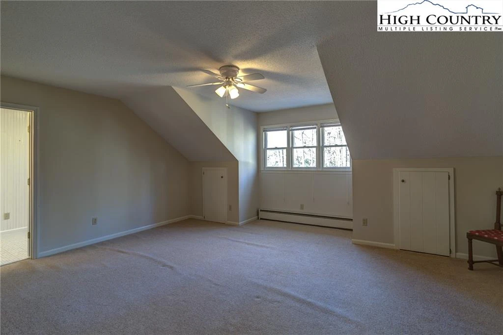Image number 13 for the current listing