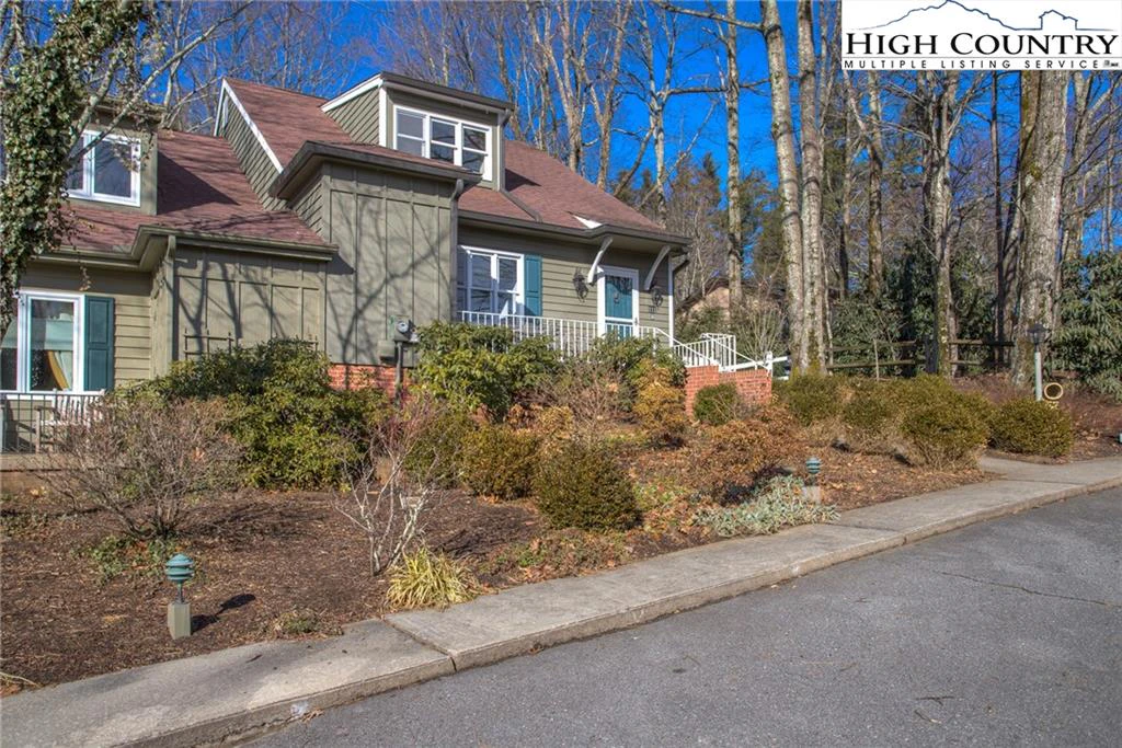 Image number 14 for the current listing