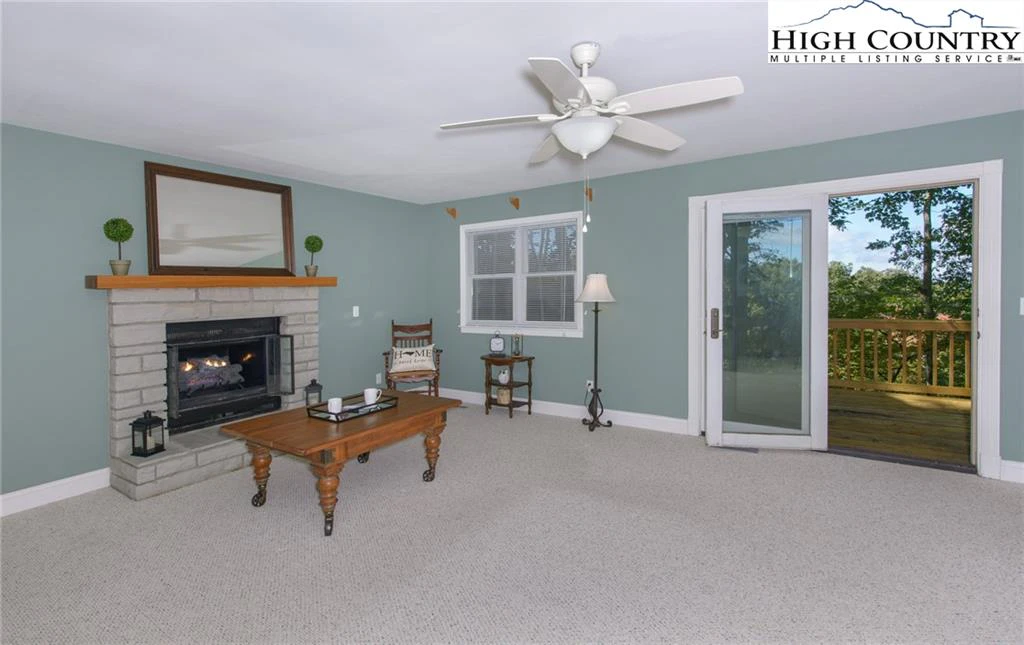 Image number 21 for the current listing
