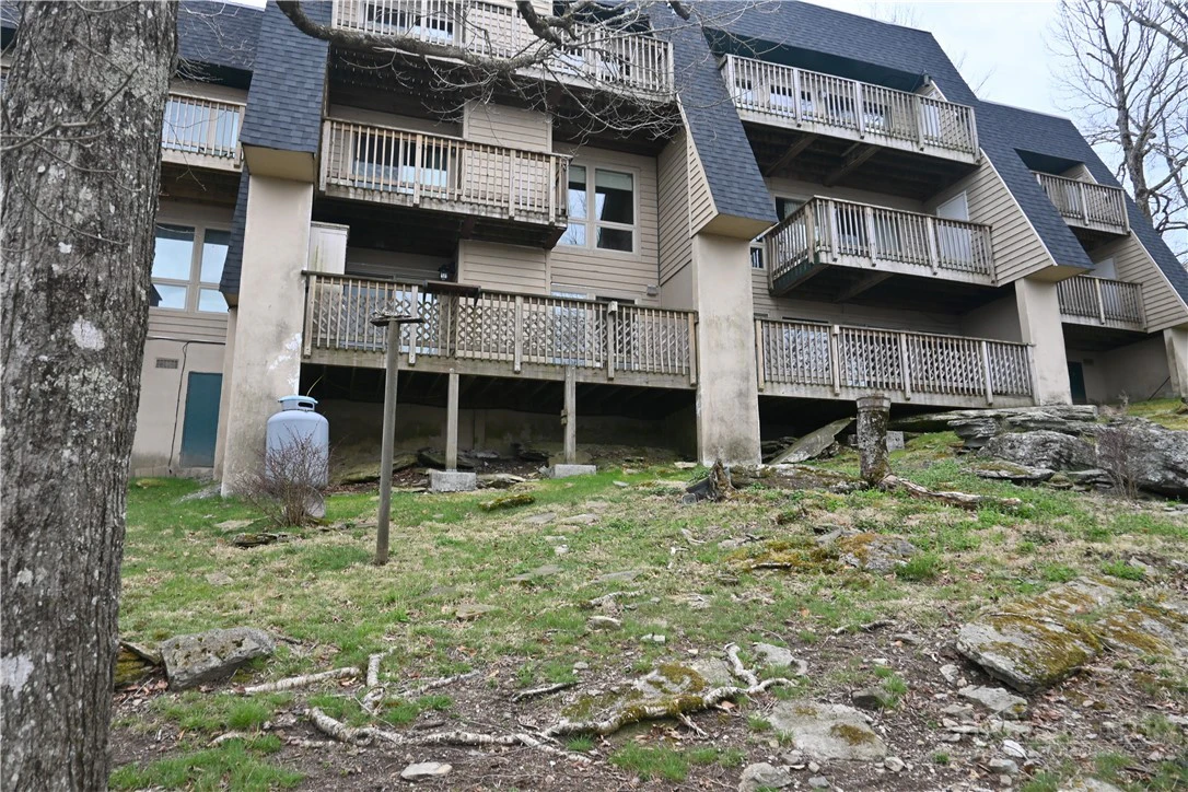 Image number 18 for the current listing