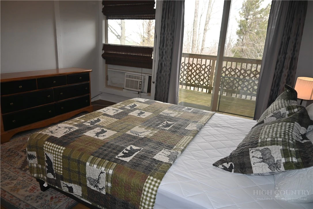 Image number 6 for the current listing