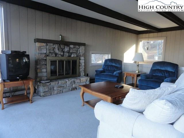 Image number 4 for the current listing