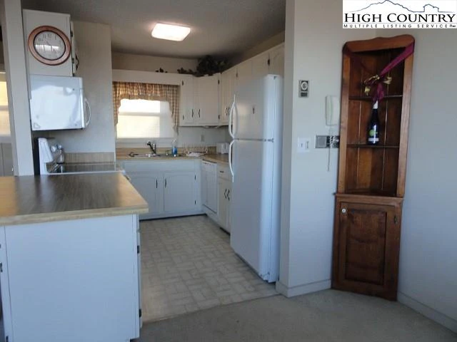 Image number 7 for the current listing