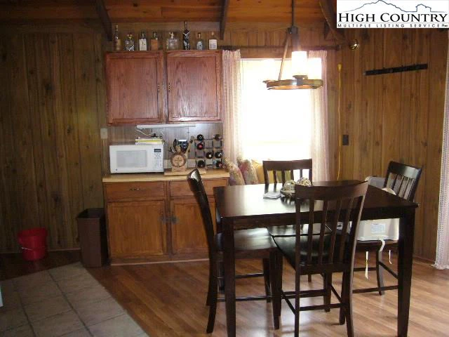Image number 5 for the current listing