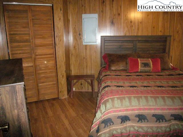 Image number 6 for the current listing