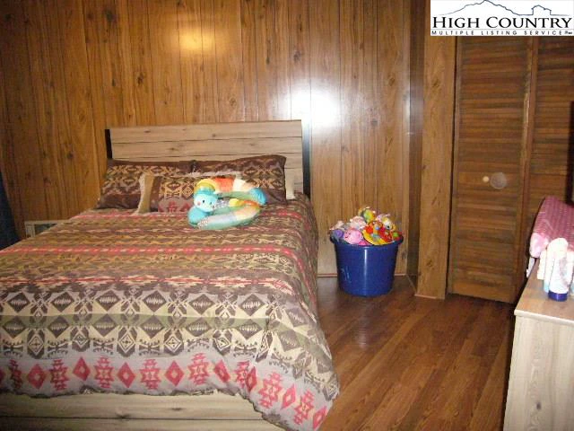 Image number 7 for the current listing
