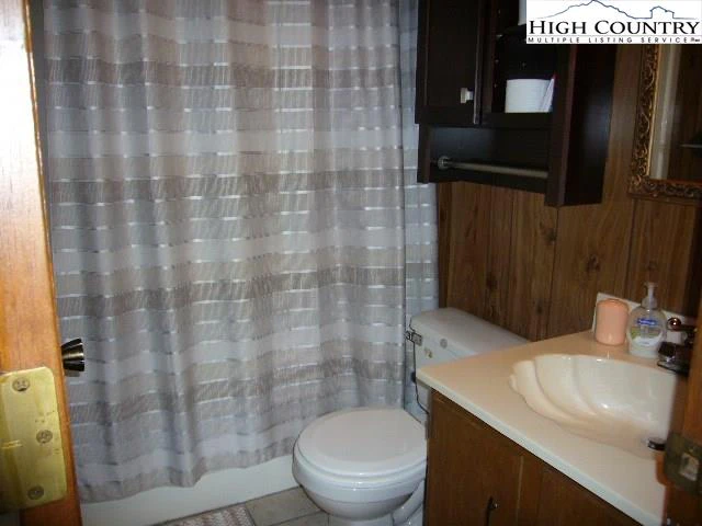 Image number 9 for the current listing