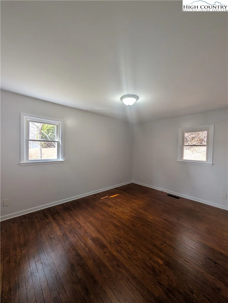 Image number 6 for the current listing
