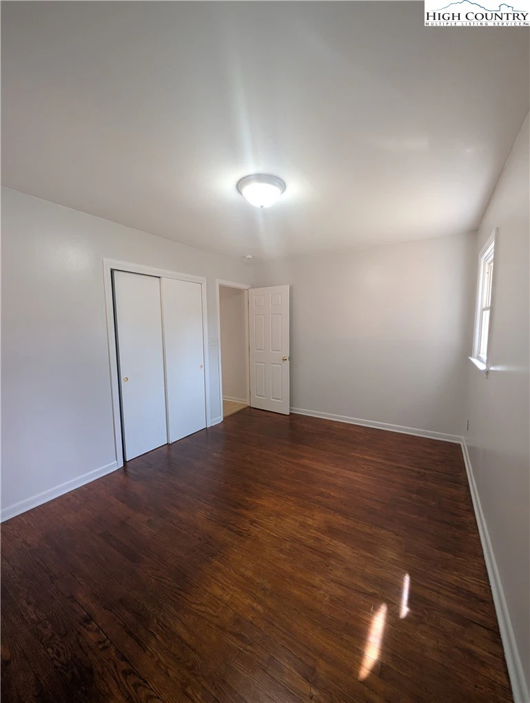 Image number 7 for the current listing