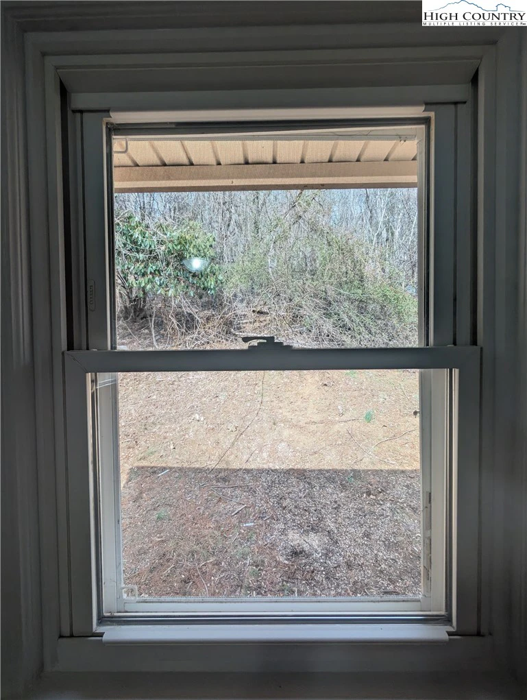 Image number 9 for the current listing