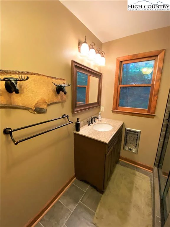 Image number 12 for the current listing