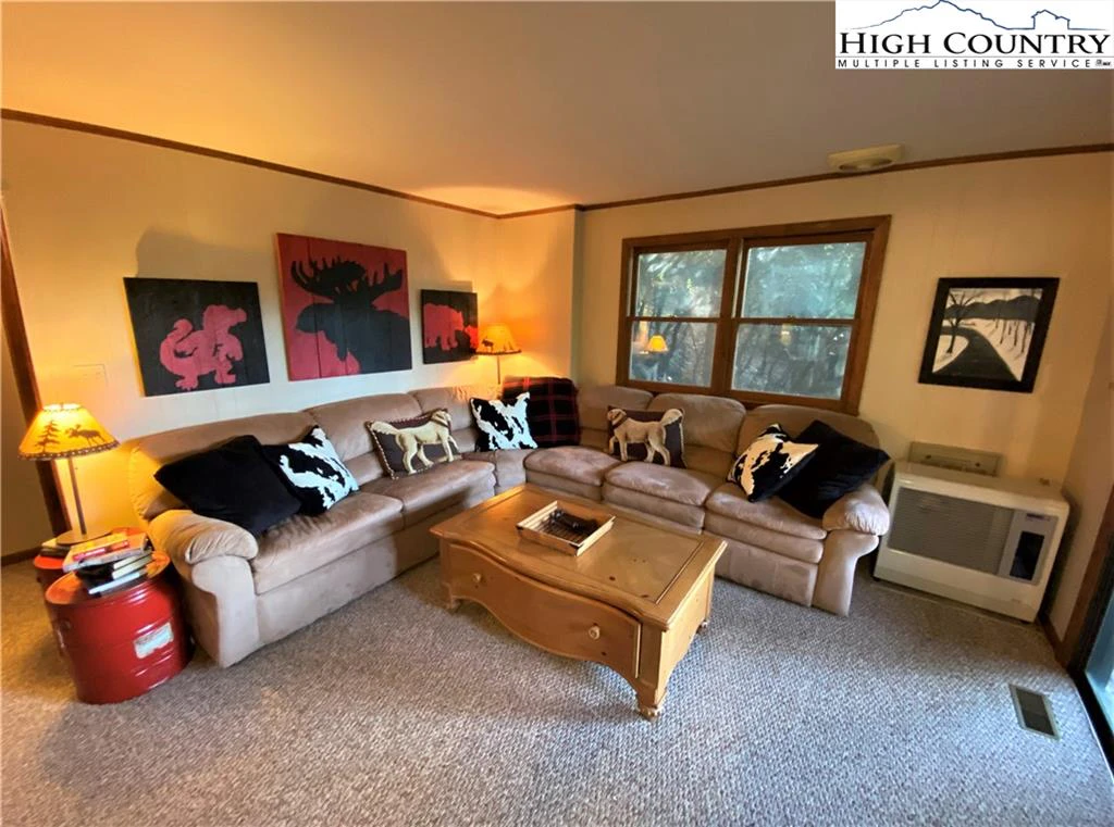 Image number 8 for the current listing