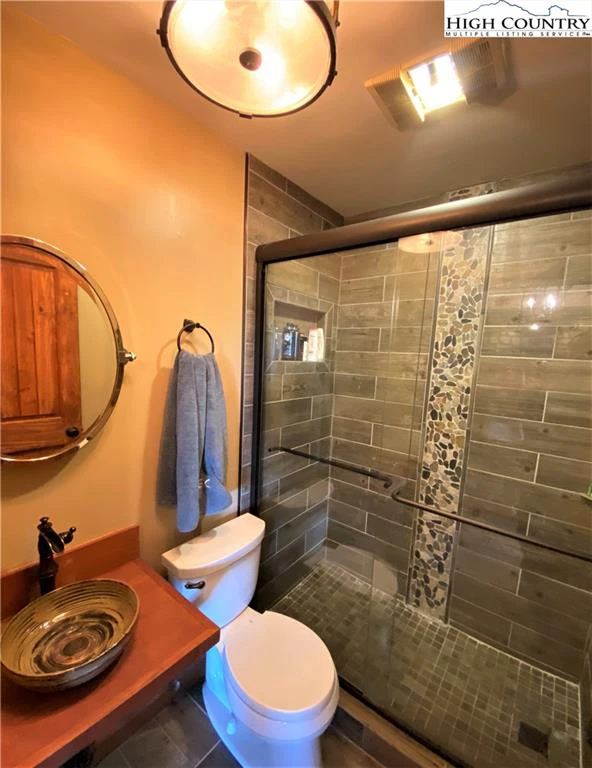Image number 7 for the current listing
