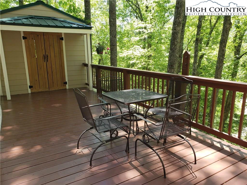 Image number 9 for the current listing