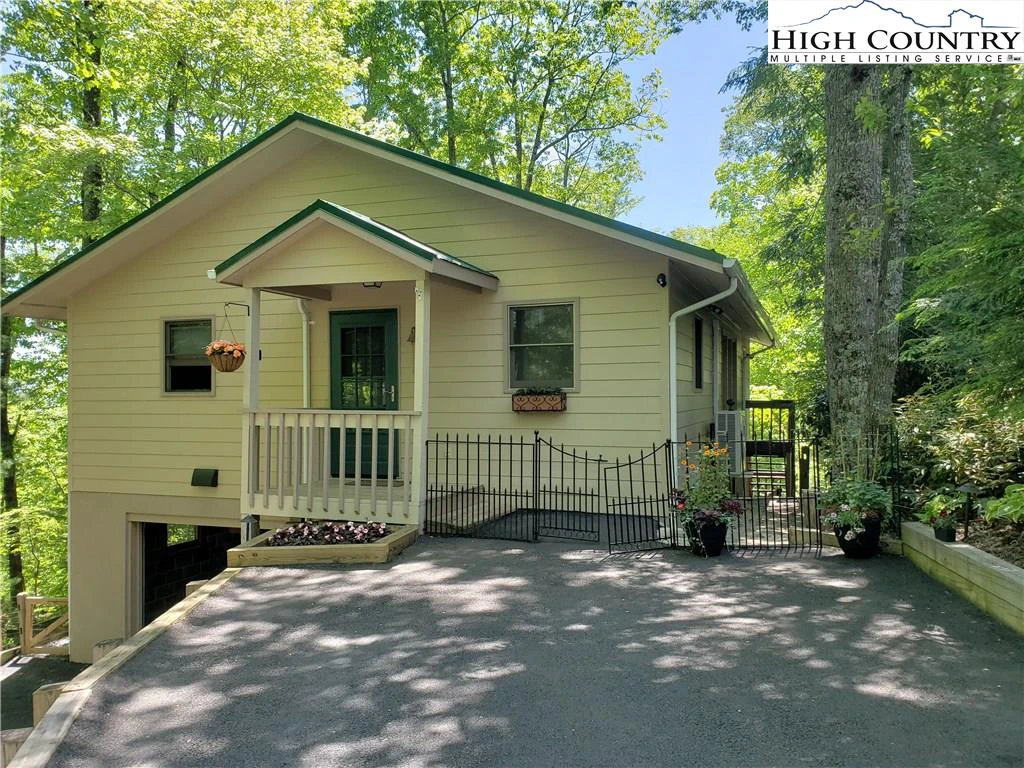 Image number 3 for the current listing