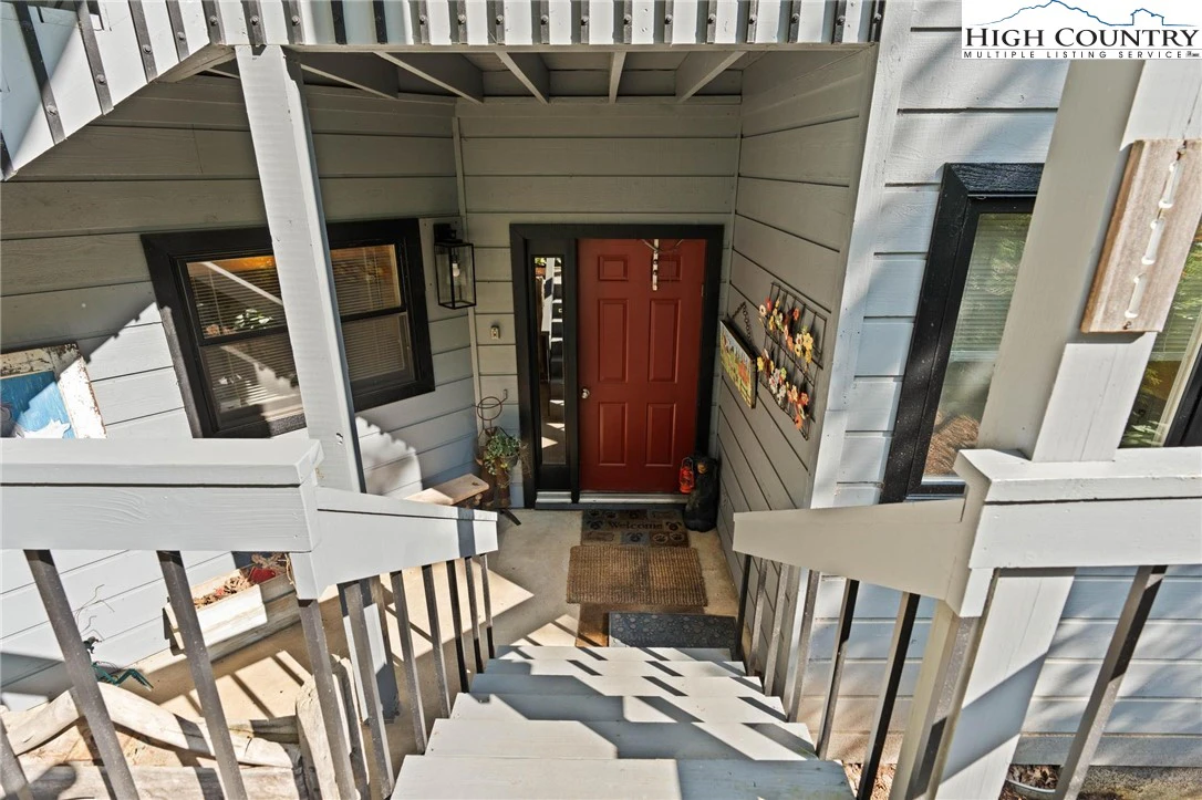 Image number 13 for the current listing