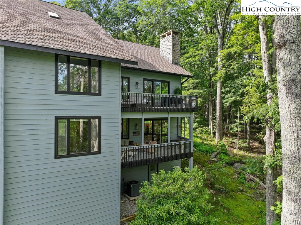 Image number 20 for the current listing