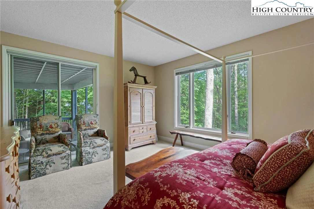 Image number 11 for the current listing