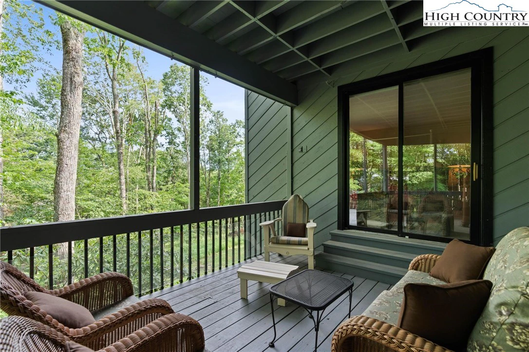 Image number 3 for the current listing