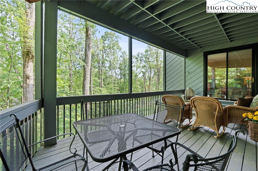 Image number 4 for the current listing