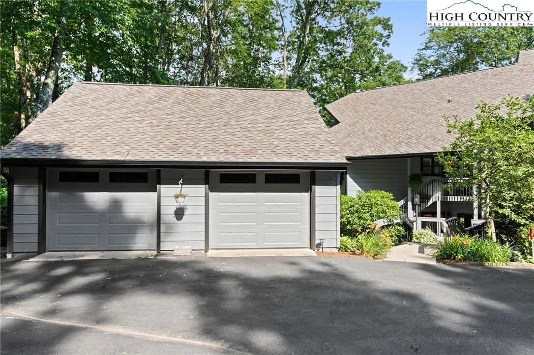 Image number 7 for the current listing