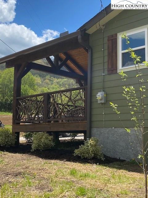 Image number 3 for the current listing