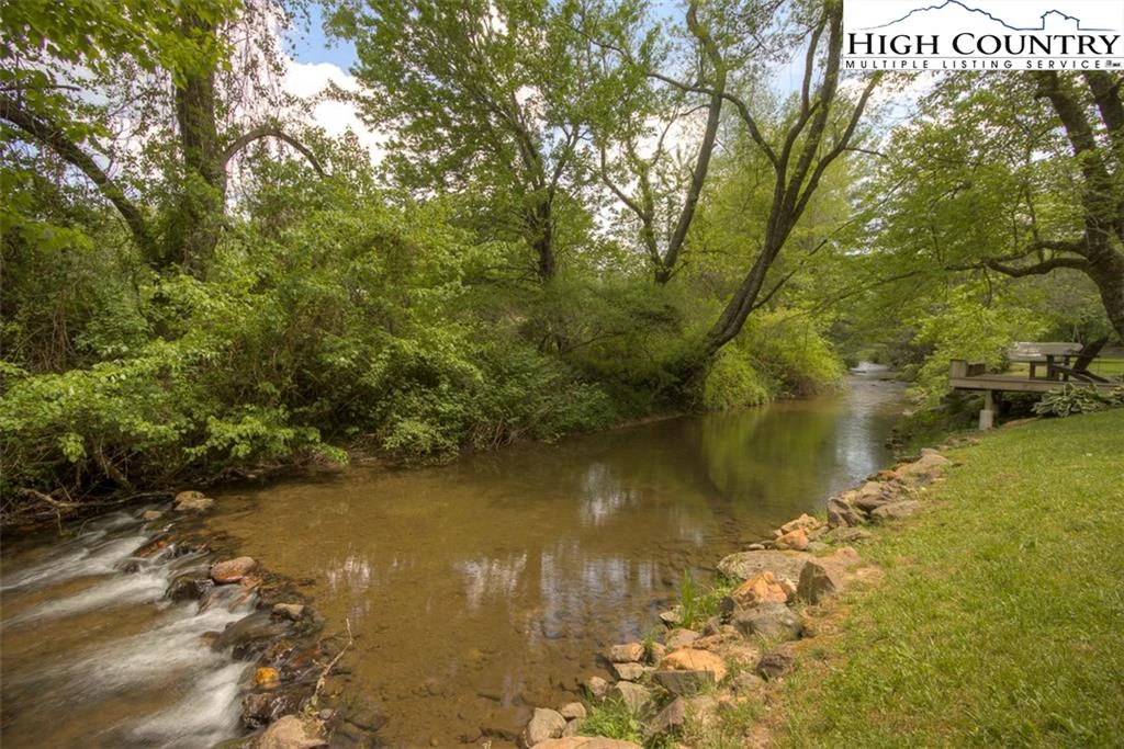 Image number 6 for the current listing