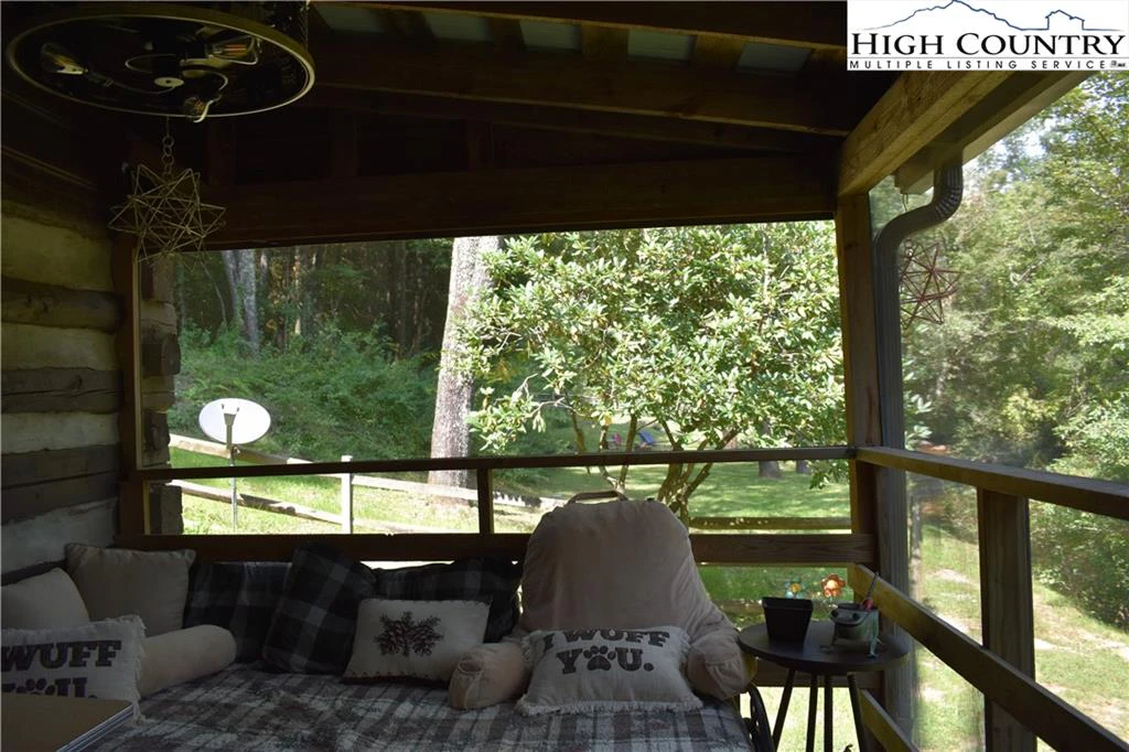 Image number 5 for the current listing