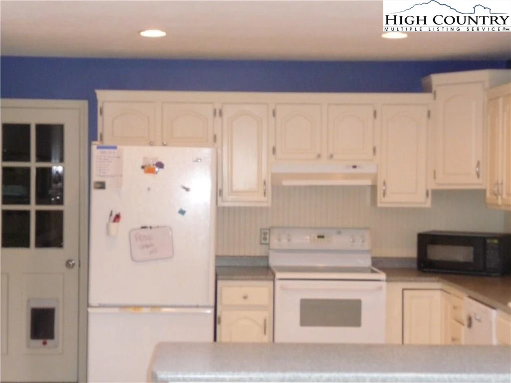 Image number 7 for the current listing