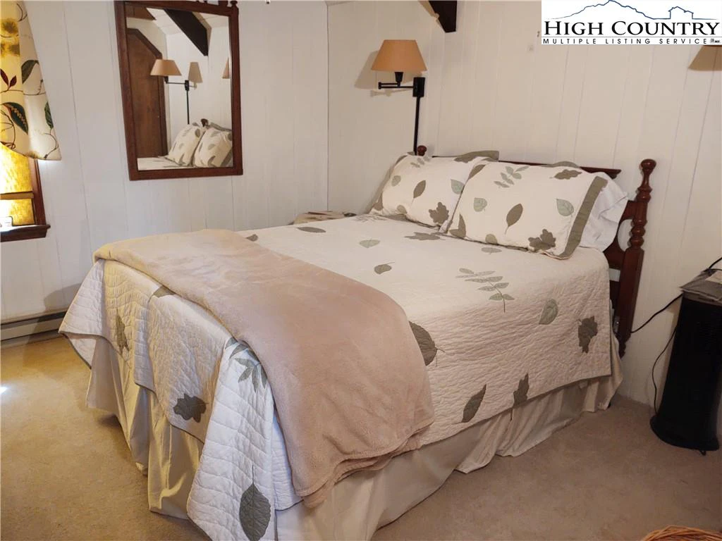 Image number 11 for the current listing