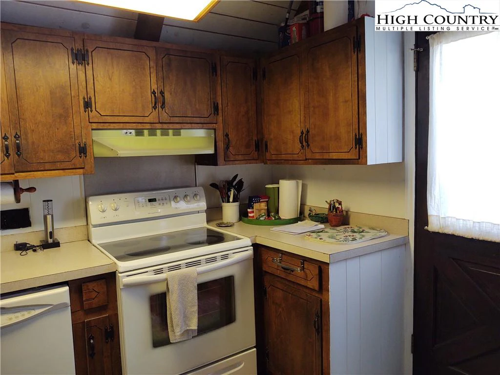 Image number 4 for the current listing