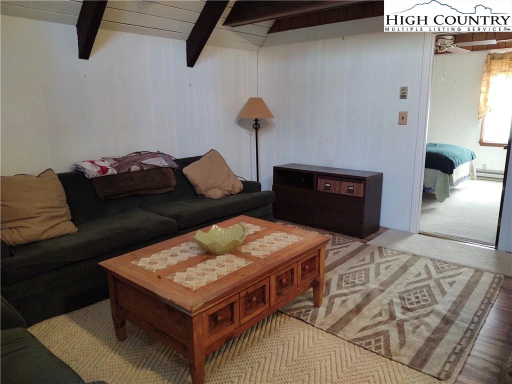 Image number 7 for the current listing