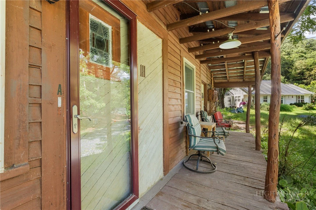 Image number 6 for the current listing